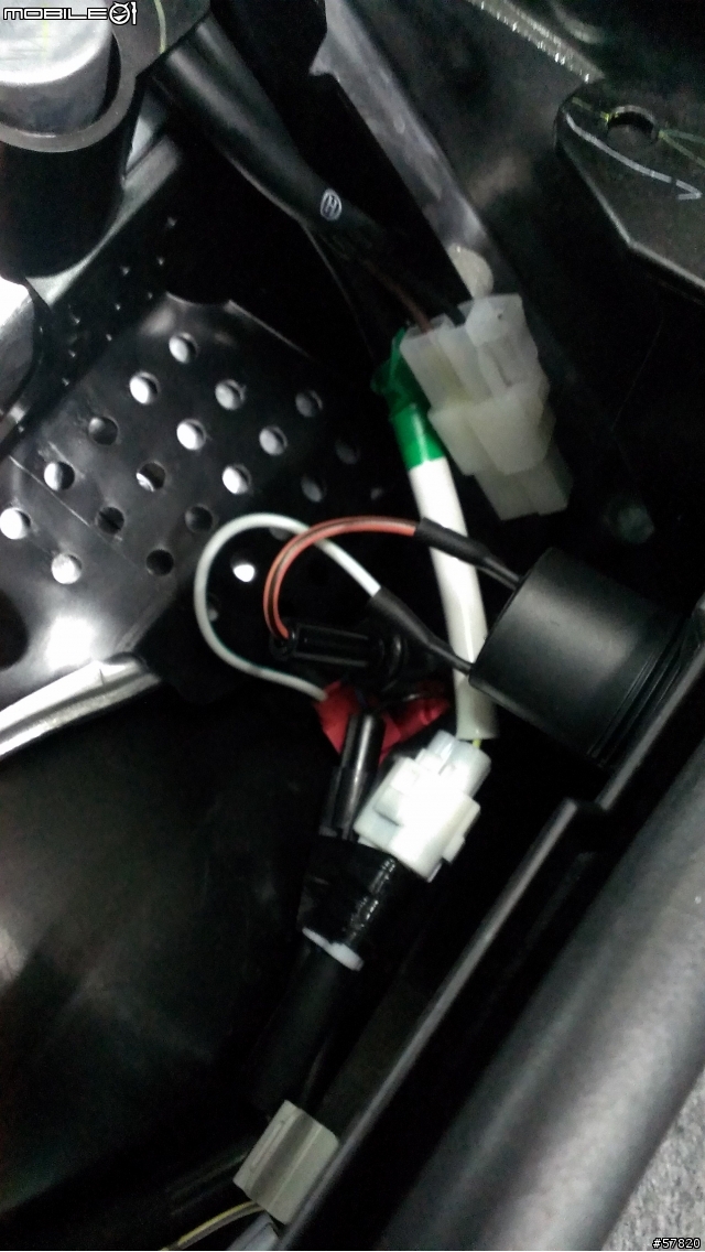 分享：TMAX530加裝DC12V車充！