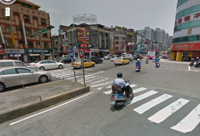 關於板橋文化路與漢生東路交叉路口車禍，討論道路設計問題