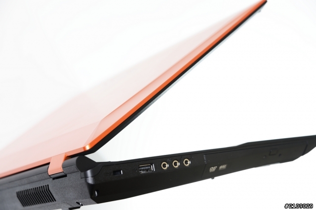 [開箱]取代桌機的筆電高CP值電競筆電-Gigabyte P2742G