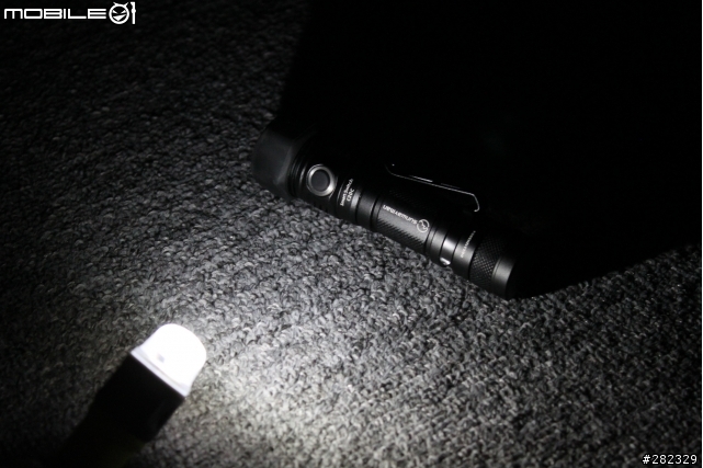 平價實用 迷你防水手電筒 illuMATE