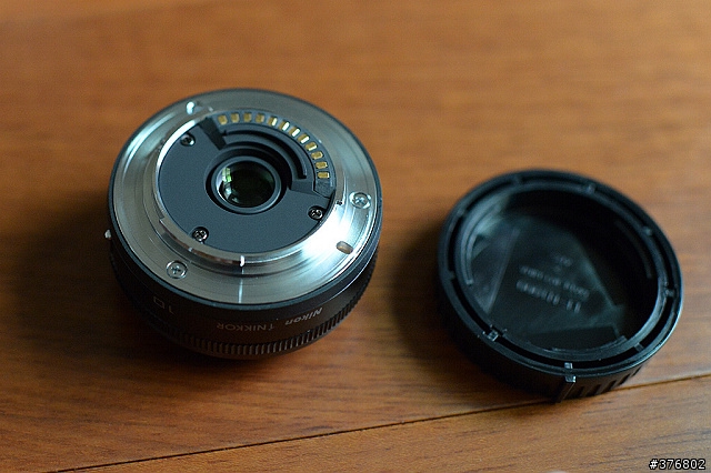 [開箱] 不是鐵桿粉絲還真買不下手的EVIL: Nikon V1