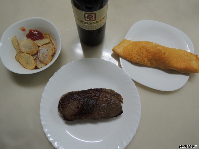 不想上館子(炸洋芋片+牛排+蘋果蛋捲)