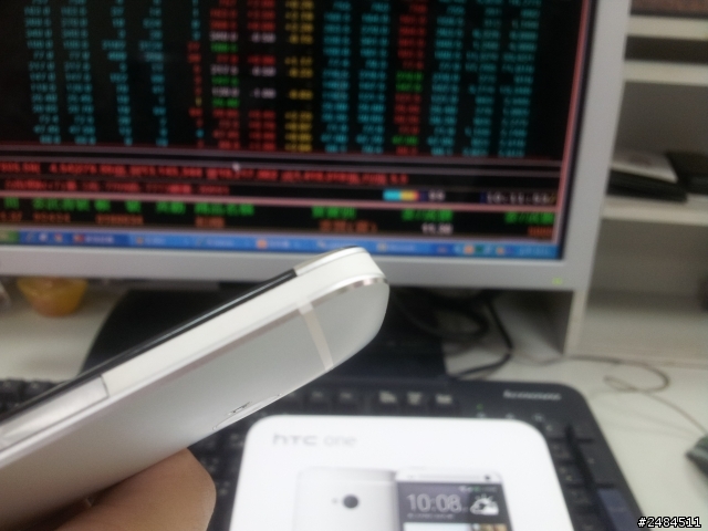 買到有點瑕疵的one正在考慮要不要直接用,因為真的很喜歡~