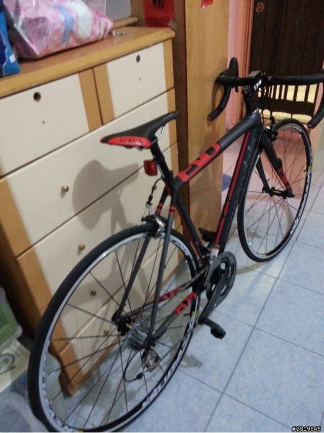 終於入手了  canondale super six evo red