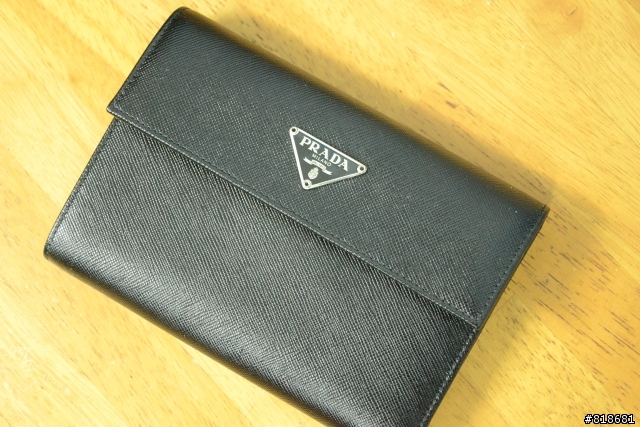 【分享】 PRADA Saffiano系列經典三角 防刮牛皮中夾