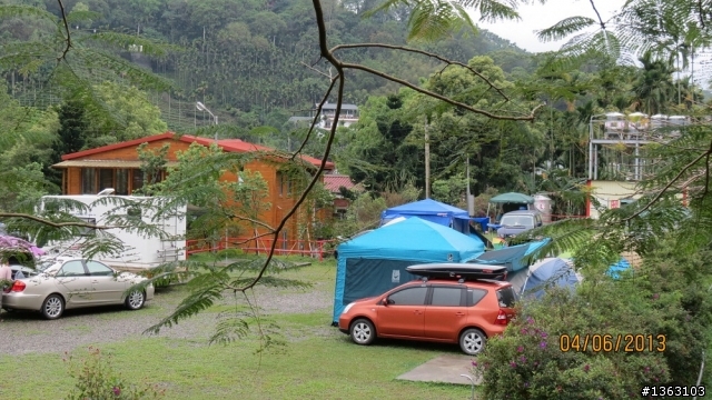 小娜帶著YAKIMA LOPRO到波斯園露營