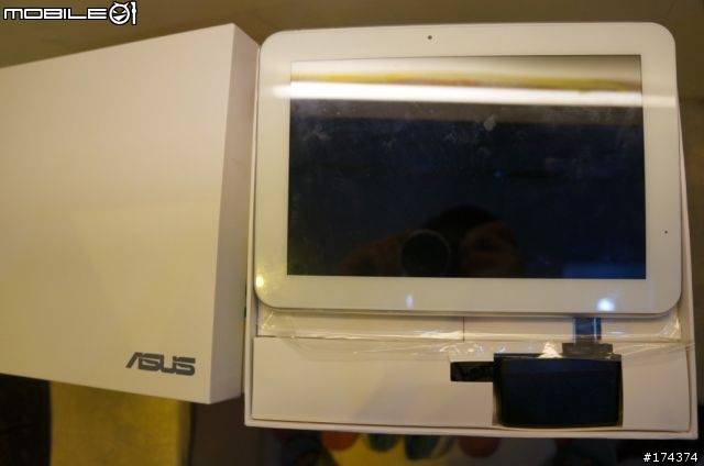 在淘寶上買到ASUS TF300TG假貨?請幫忙鑒定及提供圖片（退貨需要）謝謝！