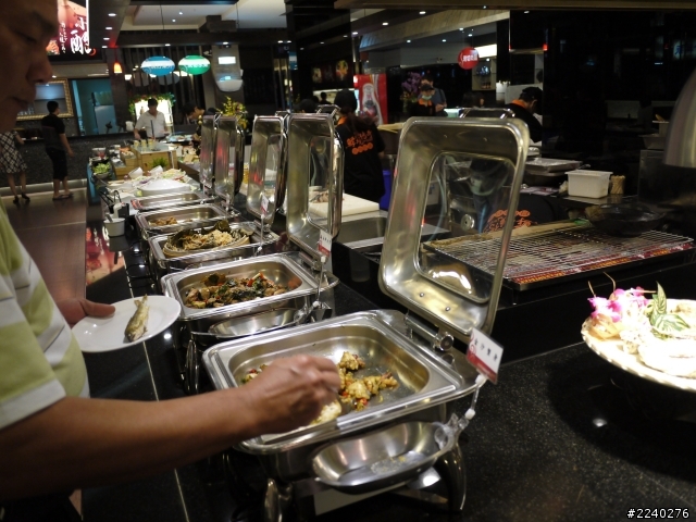 ［高雄］鮮境傳奇日式燒肉、火鍋自助百匯(大豐店)。