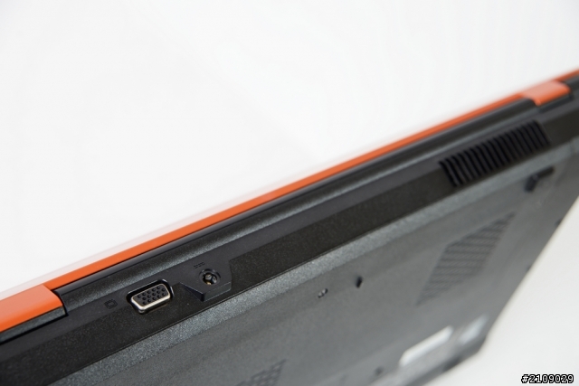 [開箱]取代桌機的筆電高CP值電競筆電-Gigabyte P2742G