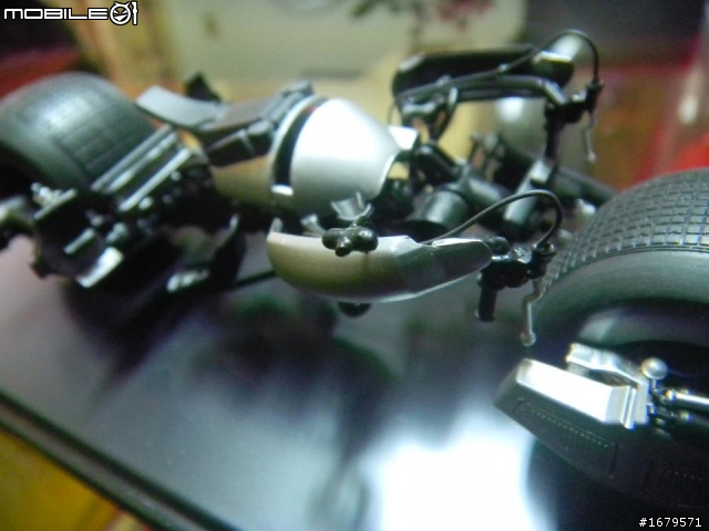 [改造製作分享] 黑暗騎士BAT POD 1/25會”翻輪”的蝙蝠機車