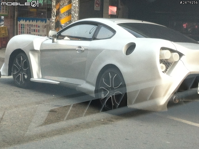 去義大路上看到一台怪車，請幫忙鑒定!