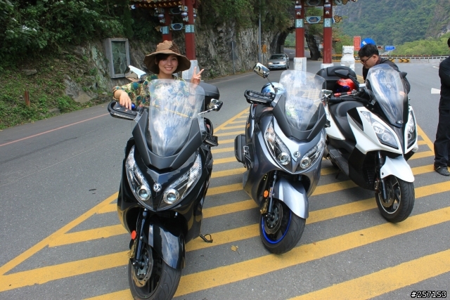 MAXSYM400 手把加溫  護弓日行燈