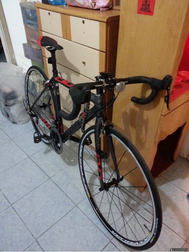 終於入手了  canondale super six evo red