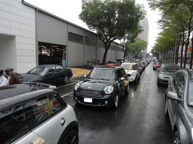 ３６台ＭＩＮＩ迎娶車隊