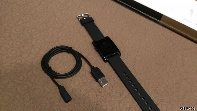 [開箱文]Pebble watch(智慧型手錶)