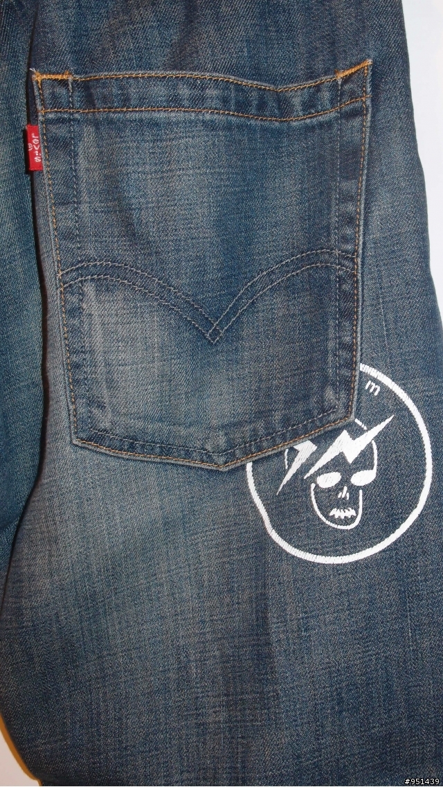 [分享]櫃子裡唯二的Levi's