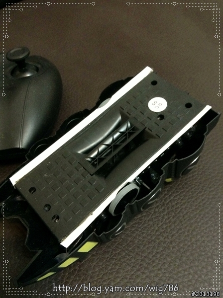[開箱]姑丈買來的遙控車會爬牆耶