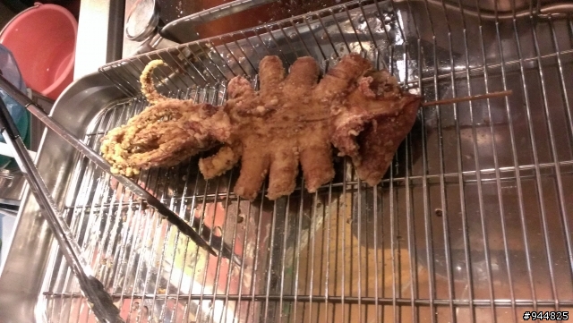 鼎山夜市也有酥炸大魷魚了!