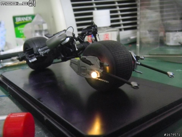 [改造製作分享] 黑暗騎士BAT POD 1/25會”翻輪”的蝙蝠機車