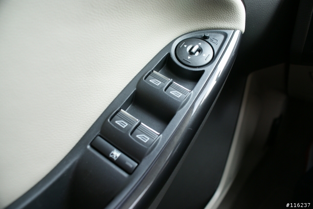 與 4D 1.6 FORD Focus 一起開往天空之城的免費一日遊
