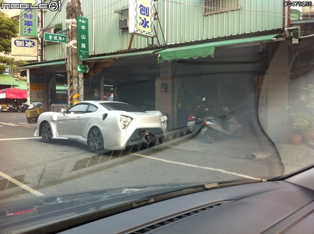 去義大路上看到一台怪車，請幫忙鑒定!