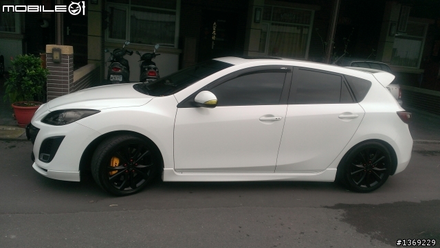 Mazda3原廠17"消光黑鋁圈+燻黑車燈