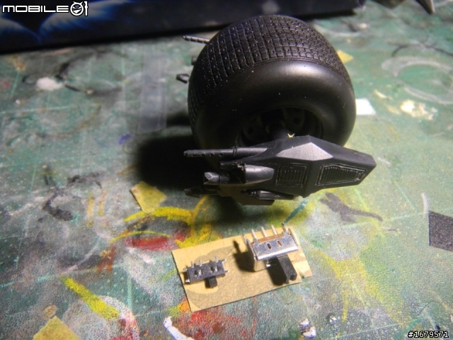 [改造製作分享] 黑暗騎士BAT POD 1/25會”翻輪”的蝙蝠機車