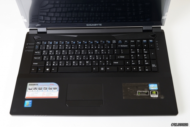 [開箱]取代桌機的筆電高CP值電競筆電-Gigabyte P2742G