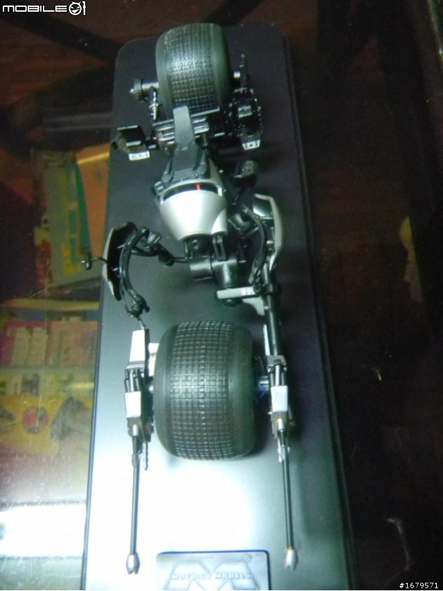 [改造製作分享] 黑暗騎士BAT POD 1/25會”翻輪”的蝙蝠機車