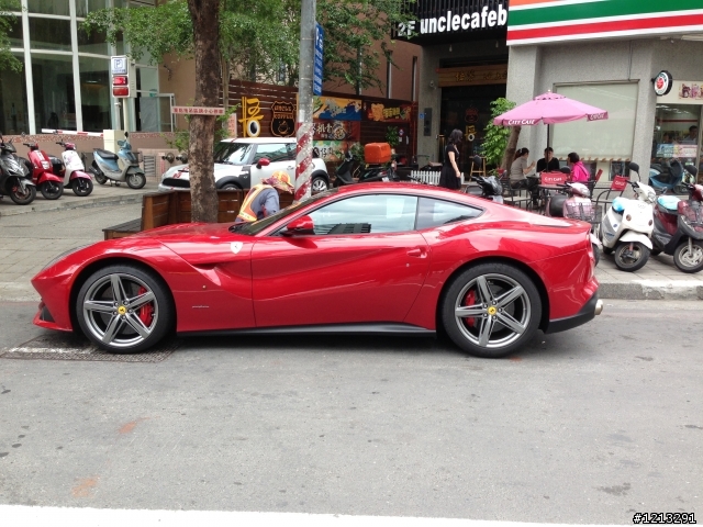 高雄 F12 Berlinetta