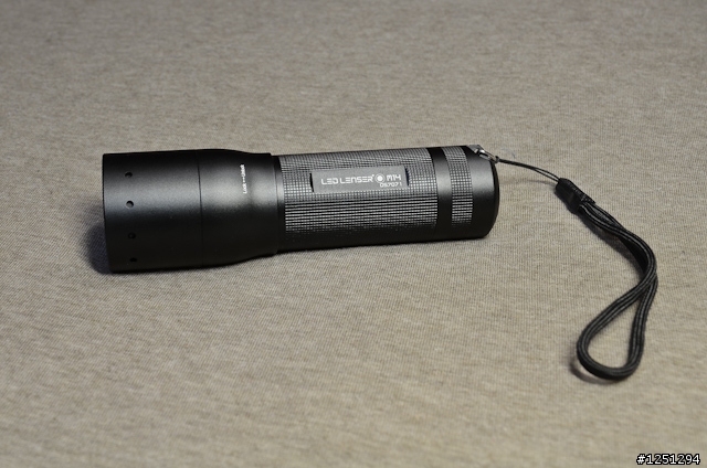 [亂開箱] 德國 LED LENSER M14 調焦手電筒