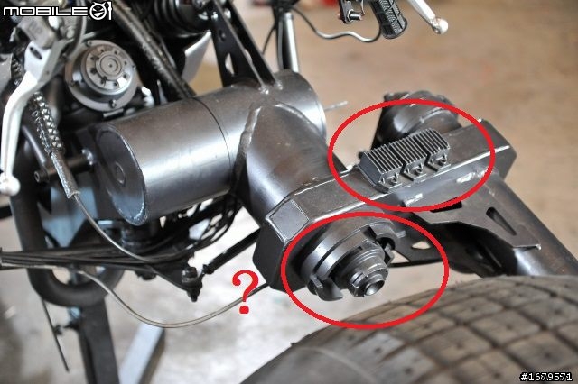 [改造製作分享] 黑暗騎士BAT POD 1/25會”翻輪”的蝙蝠機車