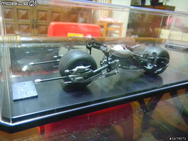 [改造製作分享] 黑暗騎士BAT POD 1/25會”翻輪”的蝙蝠機車