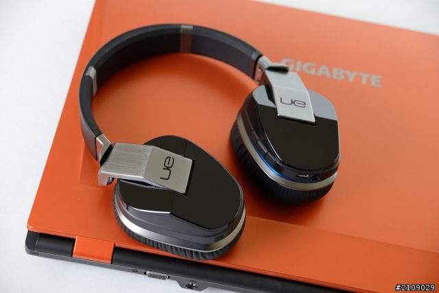[開箱]取代桌機的筆電高CP值電競筆電-Gigabyte P2742G