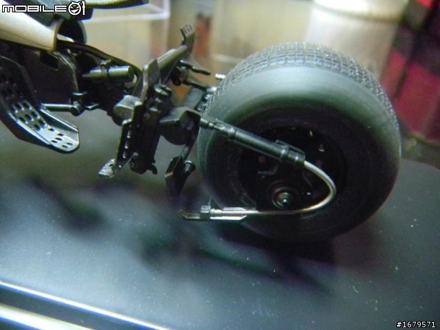 [改造製作分享] 黑暗騎士BAT POD 1/25會”翻輪”的蝙蝠機車