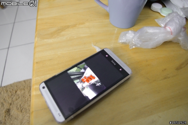 NEW ONE 螢幕小瑕疵(會有多餘背光源投射出來)