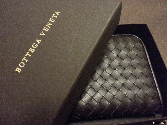 BOTTEGA VENETA 編織拉鍊長夾開箱