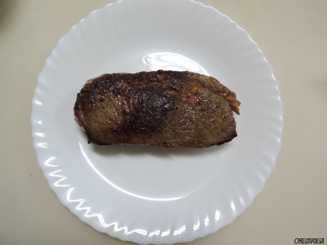 不想上館子(炸洋芋片+牛排+蘋果蛋捲)