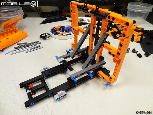 [開箱] LEGO Technic 8110 M-BENZ Unimog U400