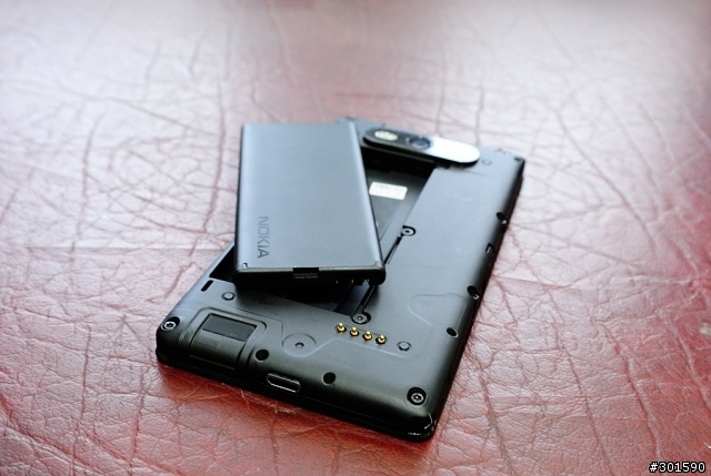 Nokia Lumia 820 隨便開箱