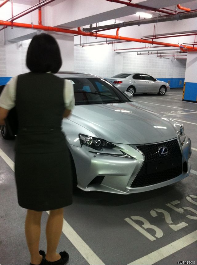 IS 300H Sport  陪試駕