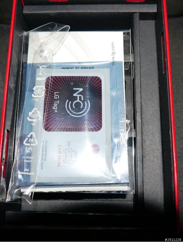 LG Optimus Vu P895 簡單開箱+6/3手機更新