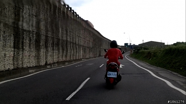 驚見孝子暴力訓車