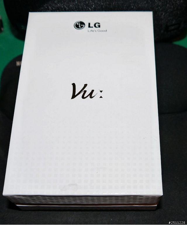 LG Optimus Vu P895 簡單開箱+6/3手機更新