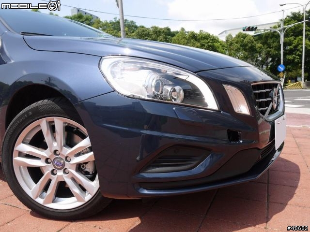 V60 D4 + R-Design 開箱