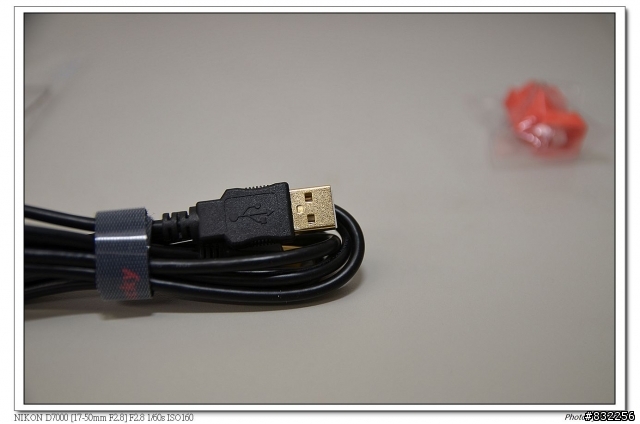 [開箱] Ducky 9008G2pro  白軸/中刻/PBT/熱昇華/灰鍵帽