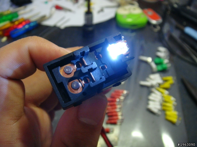 中控台開關LED白光化 DIY