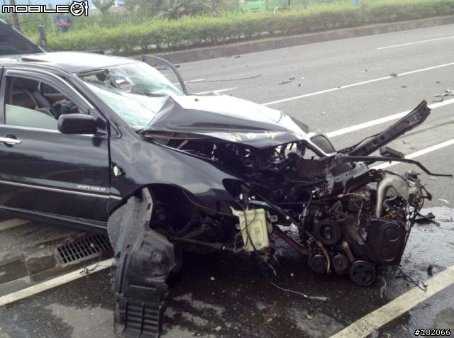 引擎外拋，上演玩命關頭"CRASH"戲碼!!