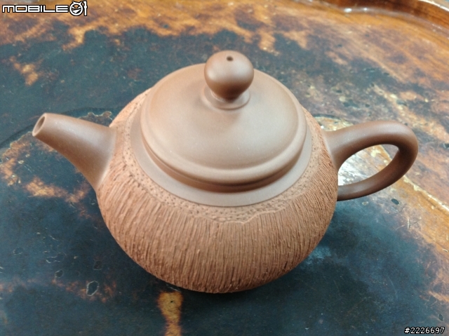 「分享」梨山高冷烏龍茶 和 手拉坏茶壺