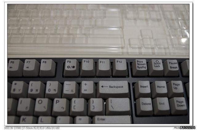 [開箱] Ducky 9008G2pro  白軸/中刻/PBT/熱昇華/灰鍵帽